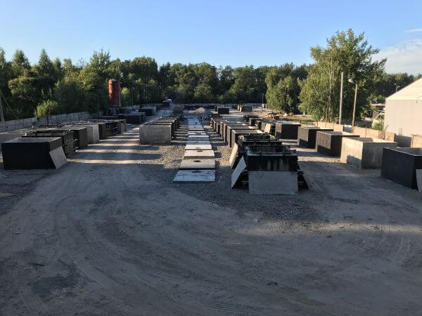 Gotowe szamba betonowe na placu w Lęborku